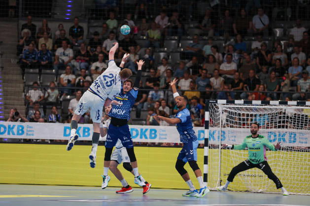 Niels Versteijnen (TBV Lemgo Lippe, 25) mit einem Wurf GER, TVB Stuttgart vs. TBV Lemgo Lippe, Handball, Opel Handball-Bundesliga, 6. Spieltag, Spielzeit 2026 2027, 04.10.2026 GER, TVB Stuttgart vs. TBV Lemgo Lippe, Handball, Opel Handball-Bundesliga, 6. Spieltag, Spielzeit 2026 2027, 04.10.2026 Stuttgart Copyright: xEibner-Pressefoto SoerenxHerwegx EP_SHG