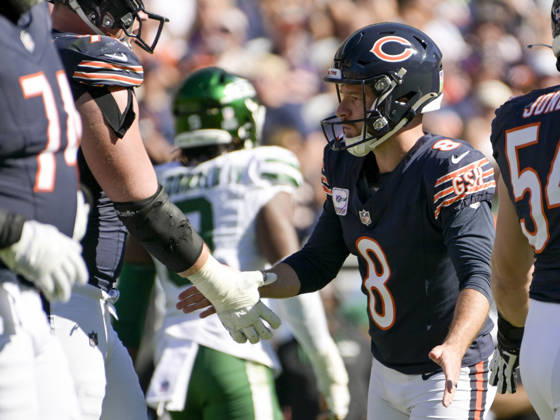 Chicago Bears place kicker Cairo Santos (8) celebrate a fourth quarter field goal against the New York Jets at Soldier Field in Chicago on Sunday, October 4, 2026. Bears defeated the Jets 23-12.  CHI20261004119 MARKxBLACK