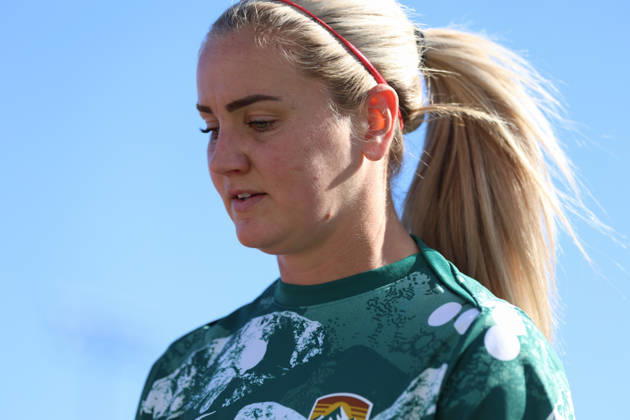 EVANSTON, USA - October 4: Lindsey Heaps (10 Denver Summit FC) is seen during the game between the Chicago Stars FC and Denver Summit FC at Northwestern Medicine Field at Martin Stadium on Sunday, October 4 in Evanston, USA Copyright: xShainaxBenhiyoun SPPx Sportspressphoto_SPR246010