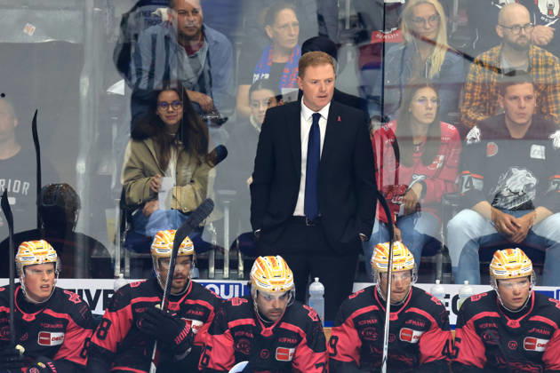 04.10.2026, GER ,DEU, Deutschland, Eishockey Trainer MITCH OÕKEEFE ( Ice Tigers ), Nuernberger-Spielerbank nordphoto GmbH Engler Berlin Uber-Arena Berlin Deutschland Copyright: xNordphotox xEnglerx