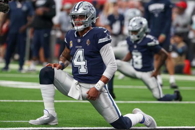 HOUSTON, TX - OCTOBER 04: Quarterback Dak Prescott 4 of the Dallas Cowboys stretches before the NFL, American Football Herren, USA football game between the Houston Texans and Dallas Cowboys on October 4, 2026, at Reliant Stadium in Houston, TX. (Photo by David Buono Icon Sportswire) NFL: OCT 04 Cowboys at Texans EDITORIAL USE ONLY Icon241004087