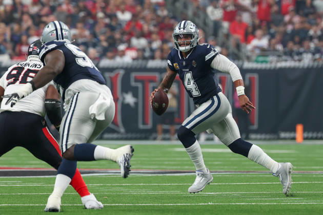 HOUSTON, TX - OCTOBER 04: Quarterback Dak Prescott 4 of the Dallas Cowboys scrambles out of the pocket during the NFL, American Football Herren, USA football game between the Houston Texans and Dallas Cowboys on October 4, 2026, at Reliant Stadium in Houston, TX. (Photo by David Buono Icon Sportswire) NFL: OCT 04 Cowboys at Texans EDITORIAL USE ONLY Icon241004143
