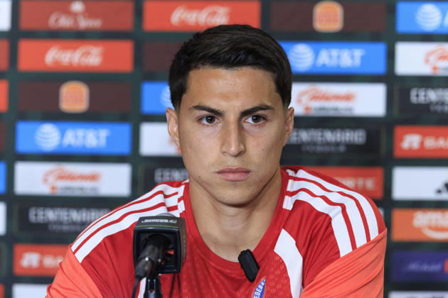 October 5, 2026, Los Angeles, California, USA: Jonathan Villagra 27 of Chile during an interview on Monday, October 5, 2026 at BMO Stadium in Los Angeles, California in preparation for an International Friendly, Länderspiel, Nationalmannschaft match against Mexico on Tuesday October 6, 2026 at the Los Angeles Memorial Coliseum. ARIANA RUIZ PI Chile press conference, PK, Pressekonferenz - ZUMAp124 20261005_zaa_p124_028 Copyright: xArianaxRuizx