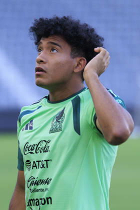 October 5, 2026, Los Angeles, California, USA: Isaias Violante 26 of Mexico during practice on Monday, October 5, 2026 at BMO Stadium in Los Angeles, California in preparation for an International Friendly, Länderspiel, Nationalmannschaft match against Chile on Tuesday October 6, 2026 at the Los Angeles Memorial Coliseum. ARIANA RUIZ PI Mexico press conference, PK, Pressekonferenz - ZUMAp124 20261005_zaa_p124_032 Copyright: xArianaxRuizx