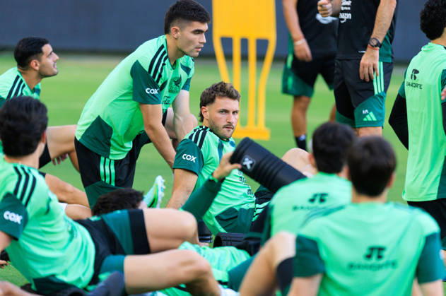 October 5, 2026, Los Angeles, California, USA: Santiago Gimenez 11 of Mexico during a practice on Monday, October 5, 2026 at BMO Stadium, in Los Angeles, California in preparation for an International Friendly, Länderspiel, Nationalmannschaft match against Chile on Tuesday October 6, 2026 at the Los Angeles Memorial Coliseum. JAVIER ROJAS PI Mexico press conference, PK, Pressekonferenz - ZUMAp124 20261005_zaa_p124_039 Copyright: xJavierxRojasx