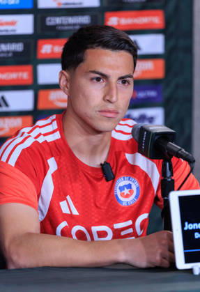 October 5, 2026, Los Angeles, California, USA: Jonathan Villagra 27 of Chile during a press conference, PK, Pressekonferenz before an International Friendly, Länderspiel, Nationalmannschaft match against Mexico at BMO Stadium on Tuesday, October 6, 2026, in Los Angeles, California. JAVIER ROJAS PI Chile Press Conference - ZUMAp124 20261005_zaa_p124_045 Copyright: xJavierxRojasx