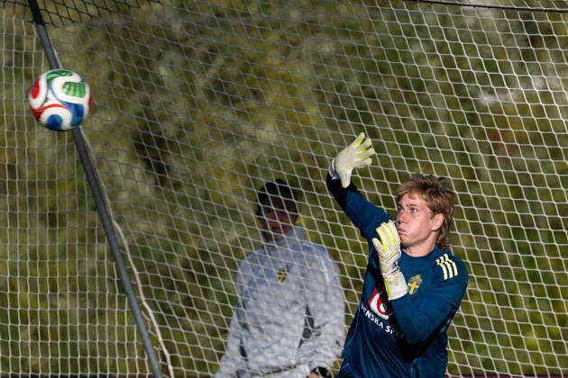 261006 Goalkeeper Moa Edrud of the Swedish women s national football team during a training session on October 6, 2026 in Stockholm. Photo: Emma Wallskog BILDBYRAN kod EW EW0714 fotboll football soccer fotball vm-kval kval fifa womens world cup qualifier qualifier träning practice training sverige sweden dam bbeng Copyright: EMMAxWALLSKOG BB261006EW037