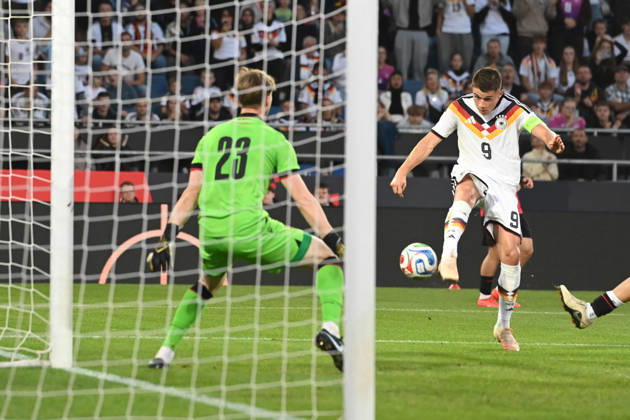 Nicolo TRESOLDI (GER) Torchance Aktion, Zweikampf, gegen Torwart Papuna Beruashvili (GEO) Fussball Laenderspiel, U21, U 21 EM-Qualifikation, Deutschland - Georgien am 06.10.2026, Schueco-Arena Bielefeld, Â