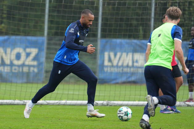 Deutschland: Fussball, Trainingseinheit, 3. Liga, Saison 2026-2027, NVB-Campus, SV Meppen, Dienstag, 06.10.2026, Vormittagstraining: Cyrill Akono (SV Meppen, 9) am Ball Copyright: xLennxLübbersx