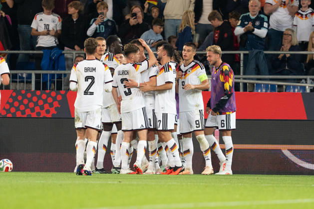 06.10.2026, GER, Deutschland U21, U 21 vs Georgien U21 Torjubel Jubel ueber das Tor zum 2:0 durch Dzenan Pejcinovic (Deutschland U21, 11) Arijon Ibrahimovic (Deutschland U21, 7) Nicolo Tresoldi (Deutschland U21, 9) Leandro Morgalla (Deutschland U21, 6) Elias Baum (Deutschland U21, 2) d3 Joshua Quarshie (Deutschland U21, 5) Arijon Ibrahimovic (Deutschland U21, 7) Nicolo Tresoldi (Deutschland U21, 9) Bielefeld SchücoArena Bielefeld Deutschland Copyright: xnordphotoxGmbHx xChristianxSchulzex