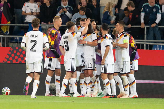 06.10.2026, GER, Deutschland U21, U 21 vs Georgien U21 Torjubel Jubel ueber das Tor zum 2:0 durch Dzenan Pejcinovic (Deutschland U21, 11) Arijon Ibrahimovic (Deutschland U21, 7) Nicolo Tresoldi (Deutschland U21, 9) Leandro Morgalla (Deutschland U21, 6) Elias Baum (Deutschland U21, 2) d3 Joshua Quarshie (Deutschland U21, 5) Arijon Ibrahimovic (Deutschland U21, 7) Nicolo Tresoldi (Deutschland U21, 9) Bielefeld SchücoArena Bielefeld Deutschland Copyright: xnordphotoxGmbHx xChristianxSchulzex