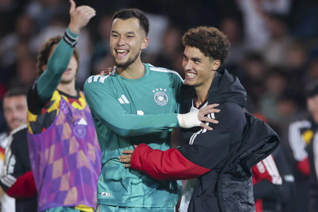 Torhueter Mio Backhaus (Germany) und Noah Darvich (Germany) cheer during the UEFA Under21 EURO Qualifier, EM, Europameisterschaft between Germany U21, U 21 and Georgia U21 at Almstadion on October 6, 2026 in Bielefeld, Germany. (Photo by Marco Steinbrenner DeFodi Images) -