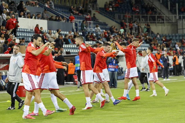 Nordmazedonien beim Aufwärmen vor Spielbeginn , Schweiz, UEFA , Nations League, Matchday 4, Schweiz vs. Nordmazedonien, 06.10.2026, Luzern Swissporarena Schweiz Copyright: xGrantxHubbsx