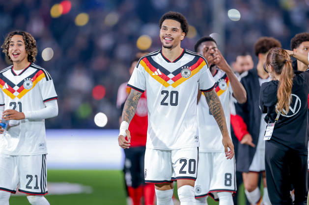 06.10.2026, Fußball, U21, U 21 Länderspiel, Deutschland - Georgien, Qualifikation U21-EM 2027, Almstadion (Bielefeld): Abschlussjubel nach dem 2:0 Sieg für Deutschland - Nnamdi Collins (U21 GER 20) Wael Mohya (U21 GER 21) Noel Aseko (U21 GER 08) DFB regulations prohibit any use of photographs as image sequences and or quasi-video. Nordrhein-Westfalen Deutschland