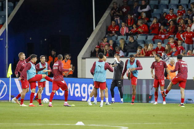 Schweiz beim Aufwärmen vor Spielbeginn , Schweiz, UEFA , Nations League, Matchday 4, Schweiz vs. Nordmazedonien, 06.10.2026, Luzern Swissporarena Schweiz Copyright: xGrantxHubbsx