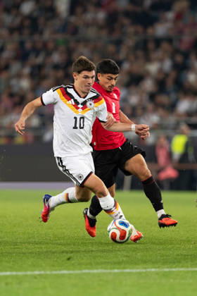 06.10.2026, GER, Deutschland U21, U 21 vs Georgien U21 Mert Kömür (Deutschland U21, 10) Einzelaktion; Ganzkörper Ganzkoerper ; Ball am Fuss; Bielefeld SchücoArena Bielefeld Deutschland Copyright: xnordphotoxGmbHx xChristianxSchulzex