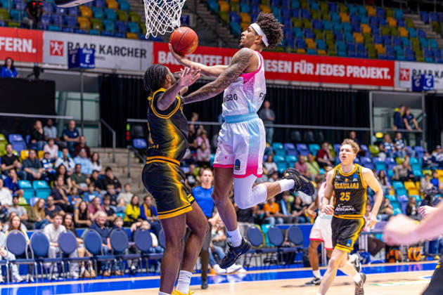 FRANKFURT AM MAIN, GERMANY - OCTOBER 6: Roman Bedime (Skyliners Frankfurt, 35) with ball during the BKT EuroCup 2026 27, match between Frankfurt Skyliners vs. BC Siauliai at Suewag Energie Arena on October 6, 2026 in Frankfurt am Main, Germany. Hessen Germany Copyright: xBEAUTIFULxSPORTS Freudensteinx