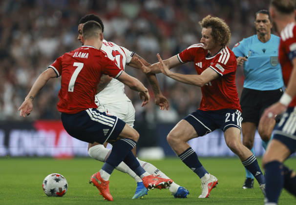 England v Czech Republic, UEFA Nations League, League A - Group 3 London, UK: England v Czech Republic, UEFA Nations League, League A - Group 3, Wembley Stadium. 6 October 2026 Photograph by Marc Aspland for The Times & The Sunday Times Morgan Rogers of England and JiA¿í Sláma Of Czech Republic  Copyright: xMarcxAsplandx NINTCHDBPICT001113838486