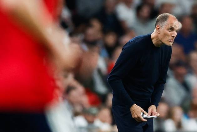England Head Coach Thomas Tuchel jots down instructions in his notepad England v Czechia, UEFA Nations League, Football, Wembley Stadium, London, UK - 06 Oct 2026London Wembley Stadium United Kingdom  Copyright: xMattxImpey Shutterstockx 17188908cw