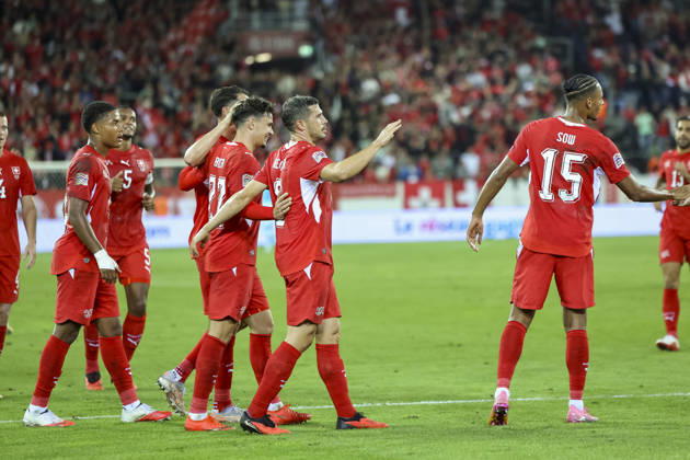 Torjubel Schweiz beim 1:0 durch Fabian Rieder (Schweiz, 22), Freude, Begeisterung, positive Emotionen, Torerfolg , Schweiz, UEFA , Nations League, Matchday 4, Schweiz vs. Nordmazedonien, 06.10.2026, Luzern Swissporarena Schweiz Copyright: xGrantxHubbsx
