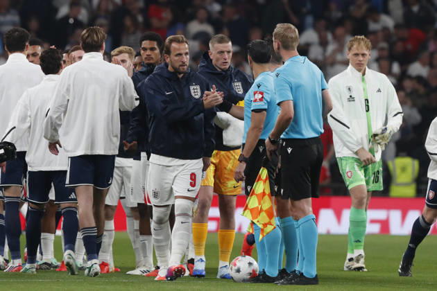 England v Czechia UEFA Nations League Harry Kane of England shake hands with Referee Serdar Gozubuyuk before the UEFA Nations League match at Wembley Stadium, London 06 10 2026 UK Newspapers OUT Copyright: xPaulxChestertonx FIL-24030-0015