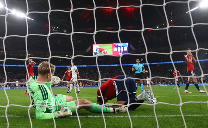 Vladimir Coufal scores an own goal England v Czechia, UEFA Nations League, Football, Wembley Stadium, London, UK - 06 Oct 2026London Wembley Stadium United Kingdom  Copyright: xKieranxMcManus Shutterstockx 17188818am