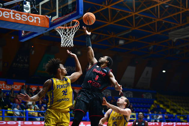 FIBA Basketball Champions League, Peristeri Betsson vs BMA365 Bamberg Baskets - Jordan Wright of BMA365 Bamberg Baskets during the FIBA Basketball Champions League regular season basketball match between Peristeri Betsson vs BMA365 Bamberg Baskets in Athens, Greece, 6 October 2026. IMAGO ONE INCH PRODUCTIONS ATHENS Greece Copyright: xOnexInchxProductionsx 7111446