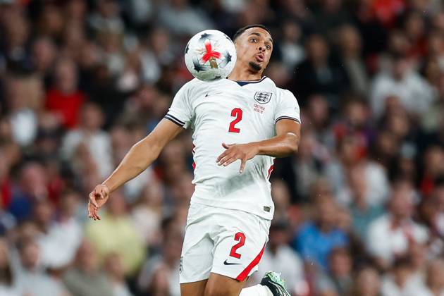 Trent Alexander-Arnold of England controls the ball with his chest England v Czechia, UEFA Nations League, Football, Wembley Stadium, London, UK - 06 Oct 2026London Wembley Stadium United Kingdom  Copyright: xMattxImpey Shutterstockx 17188908fe