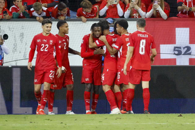 Torjubel Schweiz beim 2:0 durch Johan Manzambi (Schweiz, 09), Freude, Begeisterung, positive Emotionen, Torerfolg , Schweiz, UEFA , Nations League, Matchday 4, Schweiz vs. Nordmazedonien, 06.10.2026, Luzern Swissporarena Schweiz Copyright: xGrantxHubbsx