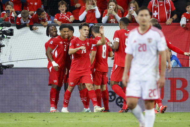 Torjubel Schweiz beim 2:0 durch Johan Manzambi (Schweiz, 09), Freude, Begeisterung, positive Emotionen, Torerfolg , Schweiz, UEFA , Nations League, Matchday 4, Schweiz vs. Nordmazedonien, 06.10.2026, Luzern Swissporarena Schweiz Copyright: xGrantxHubbsx