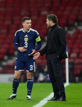 Scotland captain Andy Robertson with Scotland Manager Sebastien Pocognoli Scotland v Slovenia, Football, UEFA Nation s League, Group B1, Hampden Park, Glasgow, UK, Hampden Park, Glasgow, Scotland, Scotland, UK - 06 Oct 2026Glasgow Hampden Park Scotland United Kingdom Copyright: xStuartxWallace Shutterstockx 17189021aq
