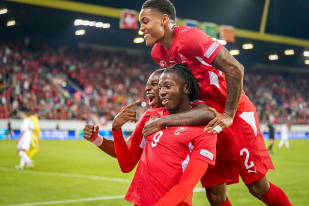 Fussball UEFA Nations League 2026 - 2027, 4. Spieltag - Schweiz vs Nordmazedonien - Thermoplan Arena (Luzern): Tor und Torjubel zum 2:0 durch Johan Manzambi (Schweiz, 9) Freude, Emotionen, Jubel Winsley Boteli (Schweiz, 19) Sascha Britschgi (Schweiz, 2) Copyright: xJOERANxSTEINSIEKx