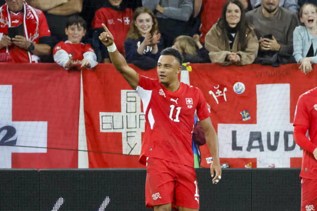 Torjubel bei Dan Ndoye (Schweiz, 11) nach seinem Tor zum 3:0, Freude, Begeisterung, positive Emotionen, Torerfolg , Schweiz, UEFA , Nations League, Matchday 4, Schweiz vs. Nordmazedonien, 06.10.2026, Luzern Swissporarena Schweiz Copyright: xGrantxHubbsx