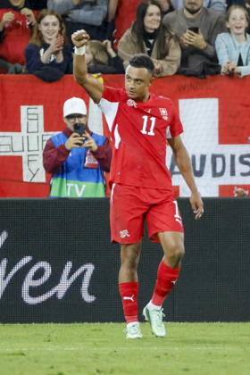 Torjubel bei Dan Ndoye (Schweiz, 11) nach seinem Tor zum 3:0, Freude, Begeisterung, positive Emotionen, Torerfolg , Schweiz, UEFA , Nations League, Matchday 4, Schweiz vs. Nordmazedonien, 06.10.2026, Luzern Swissporarena Schweiz Copyright: xGrantxHubbsx