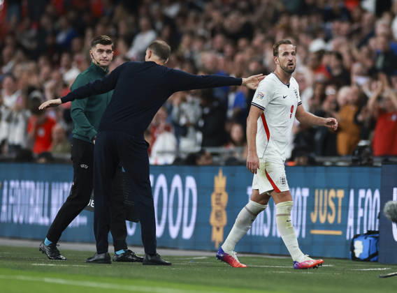 England v Czech Republic, UEFA Nations League, League A - Group 3 London, UK: England v Czech Republic, UEFA Nations League, League A - Group 3, Wembley Stadium. 6 October 2026 Photograph by Marc Aspland for The Times & The Sunday Times Harry Kane of England is substituted by Thomas Tuchel Manager of England Copyright: xMarcxAsplandx NINTCHDBPICT001113855265
