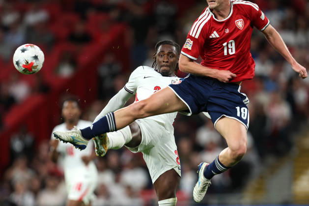 England v Czechia 06 October 2026, London - International Football - UEFA Nations League - England v Czechia - Eberechi Eze of England and Roman Macek of Czechia stretch for the ball - Photo: Charlotte Wilson Offside. London UK Copyright: xCharlottexWilsonx xOffsidexOffside