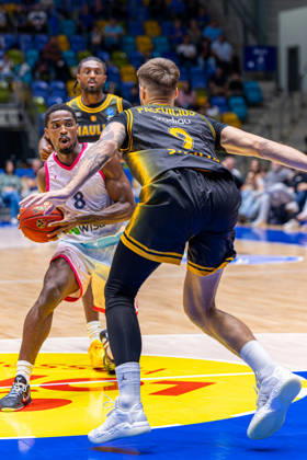 FRANKFURT AM MAIN, GERMANY - OCTOBER 6: William Christmas (Skyliners Frankfurt, 8) with ball during the BKT EuroCup 2026 27, match between Frankfurt Skyliners vs. BC Siauliai at Suewag Energie Arena on October 6, 2026 in Frankfurt am Main, Germany. Hessen Germany Copyright: xBEAUTIFULxSPORTS Freudensteinx