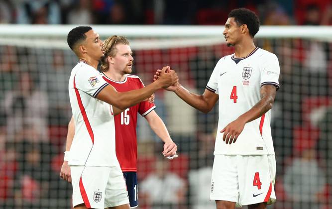 Trent Alexander-Arnold and Jarell Quansah of England shake hands at full time England v Czechia, UEFA Nations League, Football, Wembley Stadium, London, UK - 06 Oct 2026London Wembley Stadium United Kingdom  Copyright: xKieranxMcManus Shutterstockx 17188818cb