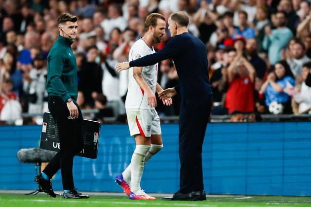 Harry Kane of England is substituted off and embraces England Head Coach Thomas Tuchel England v Czechia, UEFA Nations League, Football, Wembley Stadium, London, UK - 06 Oct 2026London Wembley Stadium United Kingdom  Copyright: xMattxImpey Shutterstockx 17188908hn