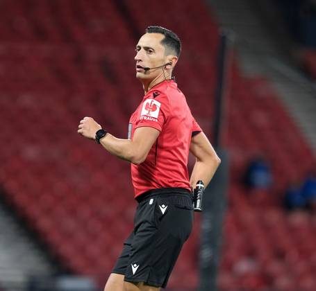 UK: Scotland v Slovenia, UEFA Nations League at Barclays Hampden, Glasgow, Scotland on 06 October 2026: Pictured: Referee Jose Maria Sanchez (ESP) Glasgow Barclays Hampden Scotland Copyright: xAlexxToddx