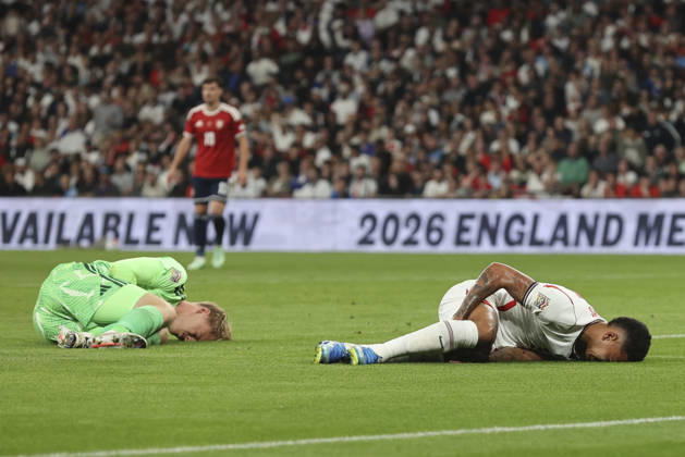 England v Czechia UEFA Nations League Lukas Hornicek of Czechia and Morgan Rogers of England lie injured a after colliding during the UEFA Nations League match at Wembley Stadium, London 06 10 2026 UK Newspapers OUT Copyright: xPaulxChestertonx FIL-24030-0115