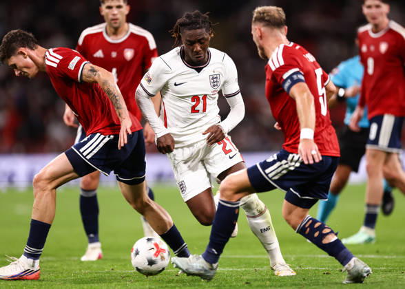 England v Czech Republic 06 October 2026, London - UEFA Nations League - England v Czech Republic - Eberechi Eze of England takes on Vladimir Coufal of Czechia - Photo: Jacques Feeney Offside. London UK Copyright: xJacquesxFeeneyx xOffsidexOffside