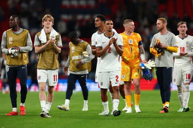 UEFA Nations League: England v Czech Republic LONDON, UK - 6th Oct 2026: Anthony Gordon and Trent Alexander-Arnold of England applaud the fans after the UEFA Nations League Group A3 match between England and Czech Republic at Wembley Stadium London Wembley Stadium England United Kingdom Copyright: xCraigxMercerx xPeakxActionxPhotosx