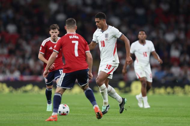 UEFA Nations League - England v Czechia LONDON, ENGLAND, OCTOBER 6: Jude Bellingham of England national team, Nationalteam on the ball during The UEFA Nations League match in Group A3 between England v Czechia at Wembley Stadium, London, England, on October 6. (Photo by Daniel Weir) London Wembley Stadium England Copyright: xDanielxWeir SportsxPressxPhotox Sportspressphoto_SPR247453