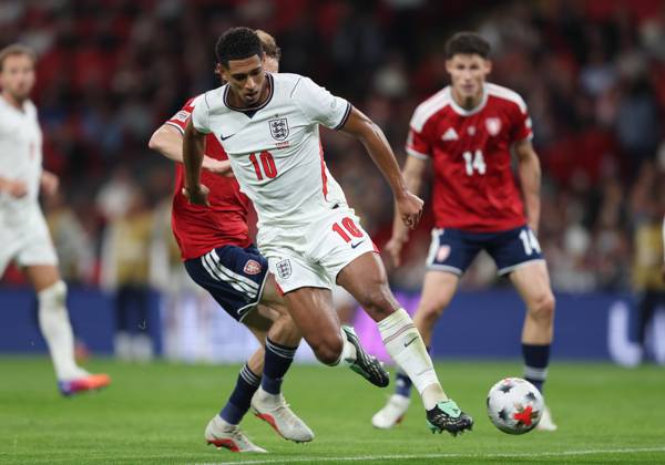 UEFA Nations League - England v Czechia LONDON, ENGLAND, OCTOBER 6: Jude Bellingham of England national team, Nationalteam has a back heel effort on goal saved Lukas Hornicek of Czechia National Team during The UEFA Nations League match in Group A3 between England v Czechia at Wembley Stadium, London, England, on October 6. (Photo by Daniel Weir) London Wembley Stadium England Copyright: xDanielxWeir SportsxPressxPhotox Sportspressphoto_SPR247466