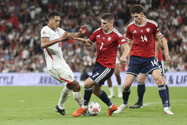 England v Czechia UEFA Nations League Jude Bellingham of England and Jiri Slama of Czechia in action during the UEFA Nations League match at Wembley Stadium, London 06 10 2026 UK Newspapers OUT Copyright: xPaulxChestertonx FIL-24030-0150