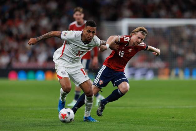 England v Czechia UEFA Nations League, Tuesday 6th October 2026: Morgan Rogers of England beats his opponent during the UEFA Nations League Group C Fixture between England and Czechia at Wembley Stadium, Wembley in London, England. (Photo by Alex Ferrelly Sports Press Photo) Copyright: xAlexxFerrelly SportsxPressxPhotox Sportspressphoto_SPR247555