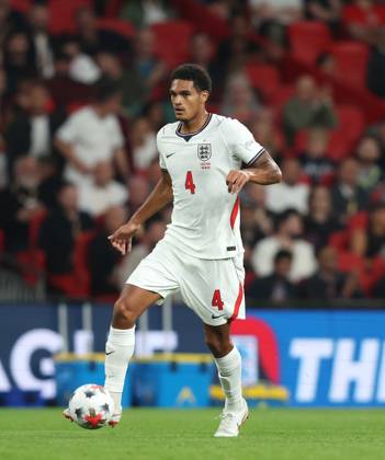 UEFA Nations League - England v Czechia LONDON, ENGLAND, OCTOBER 6: Jarell Quansah of England national team, Nationalteam on the ball during The UEFA Nations League match in Group A3 between England v Czechia at Wembley Stadium, London, England, on October 6. (Photo by Daniel Weir) London Wembley Stadium England Copyright: xDanielxWeir SportsxPressxPhotox Sportspressphoto_SPR247615