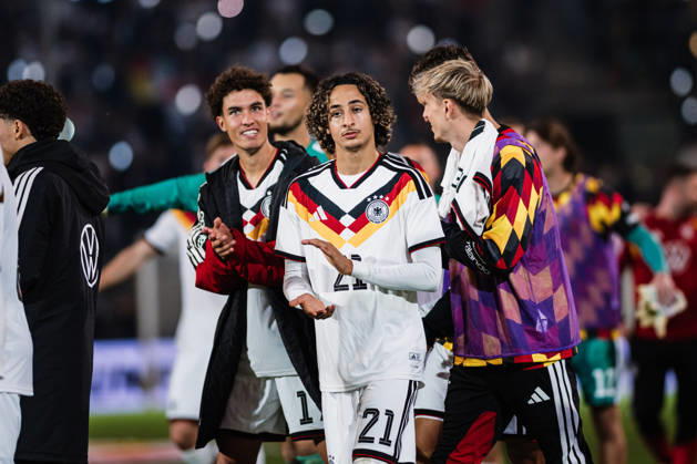 U21, U 21 EM-Qualifikation: Deutschland - Georgien, 06.10.2026 Wael Mohya (Deutschland, 21) klatscht nach Abpfiff; Fußball, EM-Qualifikation U 21, 10. Spieltag: Deutschland vs. Georgien am 06.10.2026, Bielefeld DFB REGULATIONS PROHIBIT ANY USE OF PHOTOGRAPHS AS IMAGE SEQUENCES AND OR QUASI-VIDEO. Copyright: xBEAUTIFULxSPORTS Tonhäuserx