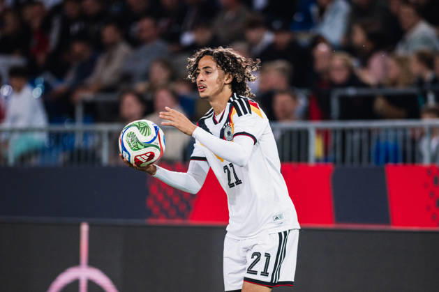 U21, U 21 EM-Qualifikation: Deutschland - Georgien, 06.10.2026 Wael Mohya (Deutschland, 21) beim Einwurf, Freisteller; Fußball, EM-Qualifikation U 21, 10. Spieltag: Deutschland vs. Georgien am 06.10.2026, Bielefeld DFB REGULATIONS PROHIBIT ANY USE OF PHOTOGRAPHS AS IMAGE SEQUENCES AND OR QUASI-VIDEO. Copyright: xBEAUTIFULxSPORTS Tonhäuserx